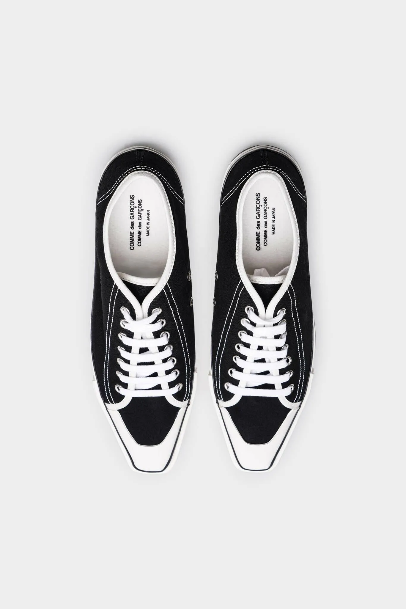 Black Pointed Low-Top