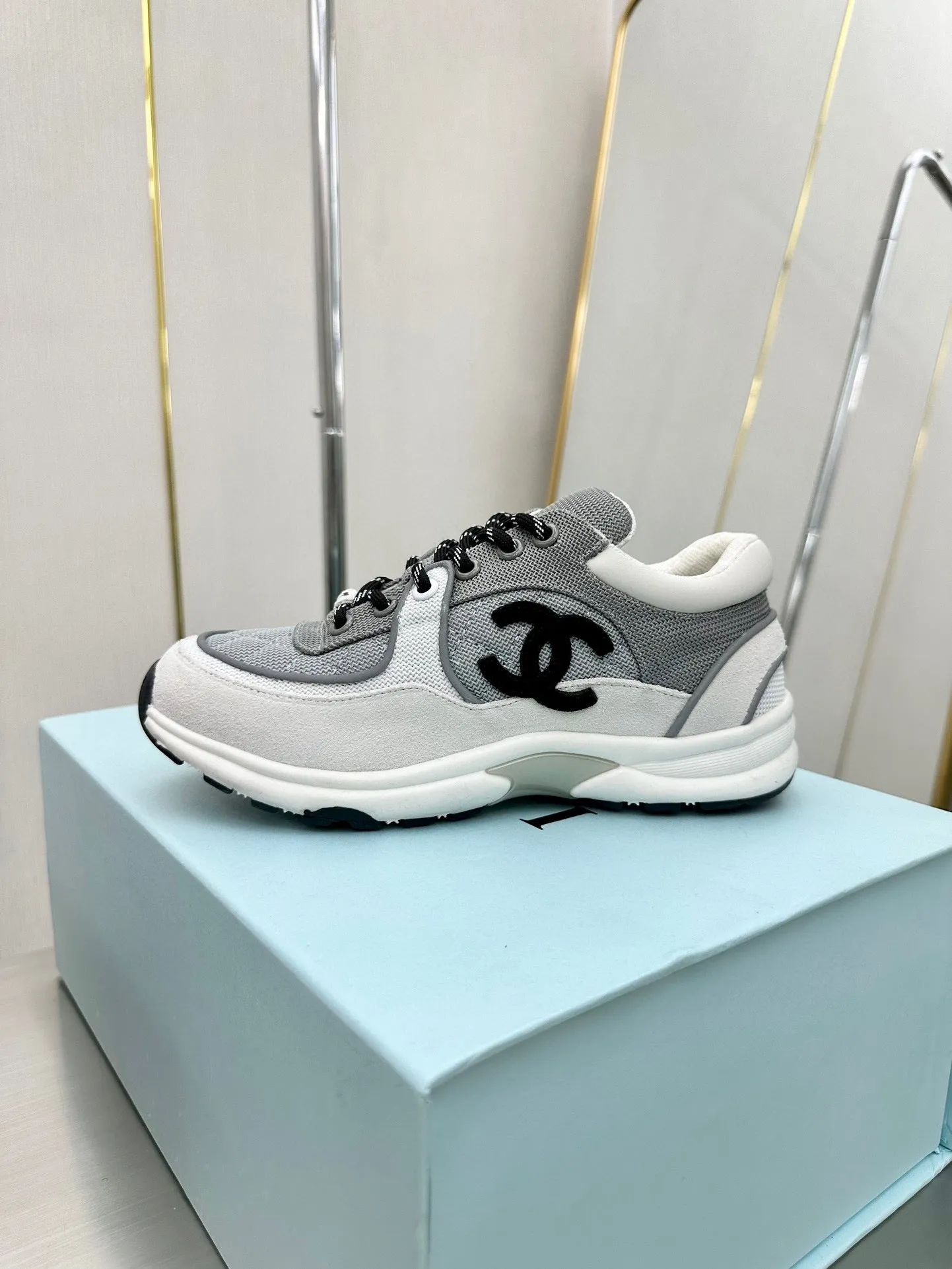 CC LOW TOP TRAINER WHITE GREY SNEAKERS
