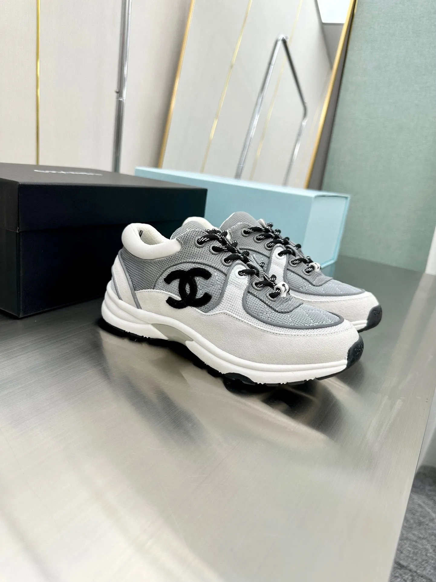 CC LOW TOP TRAINER WHITE GREY SNEAKERS
