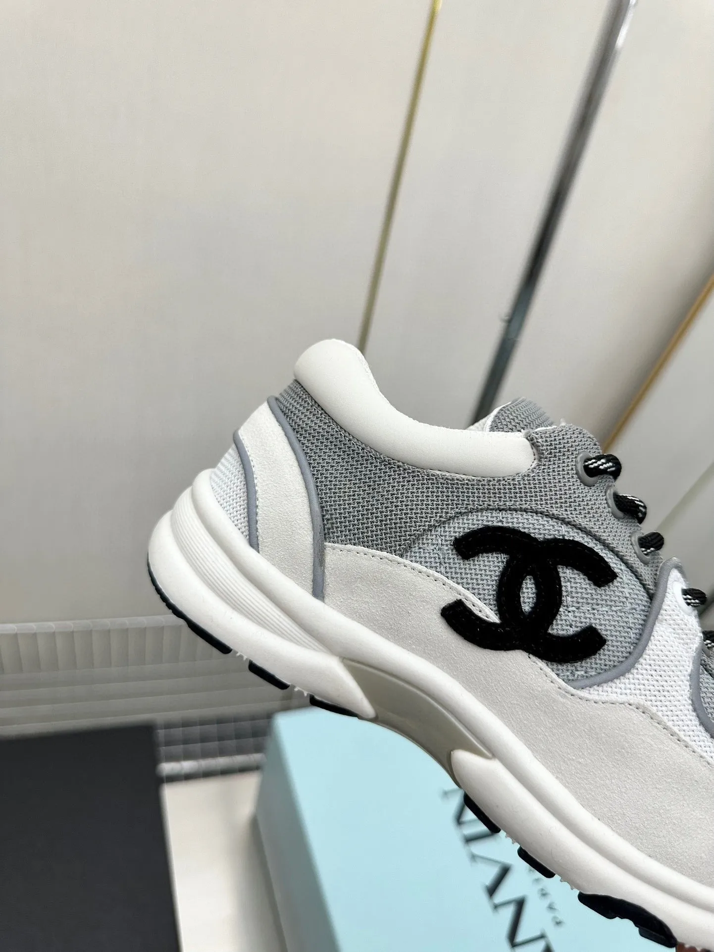 CC LOW TOP TRAINER WHITE GREY SNEAKERS