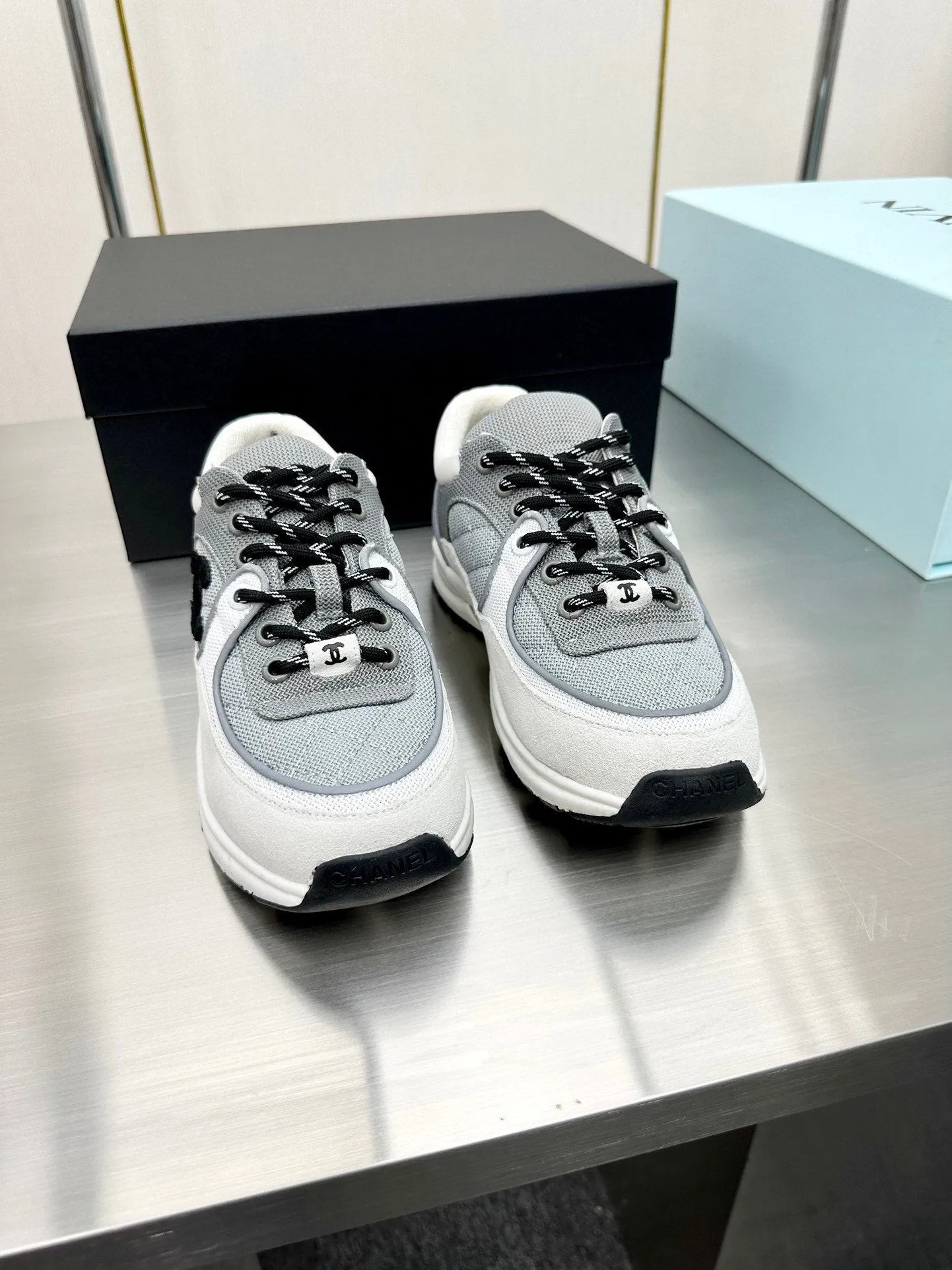 CC LOW TOP TRAINER WHITE GREY SNEAKERS