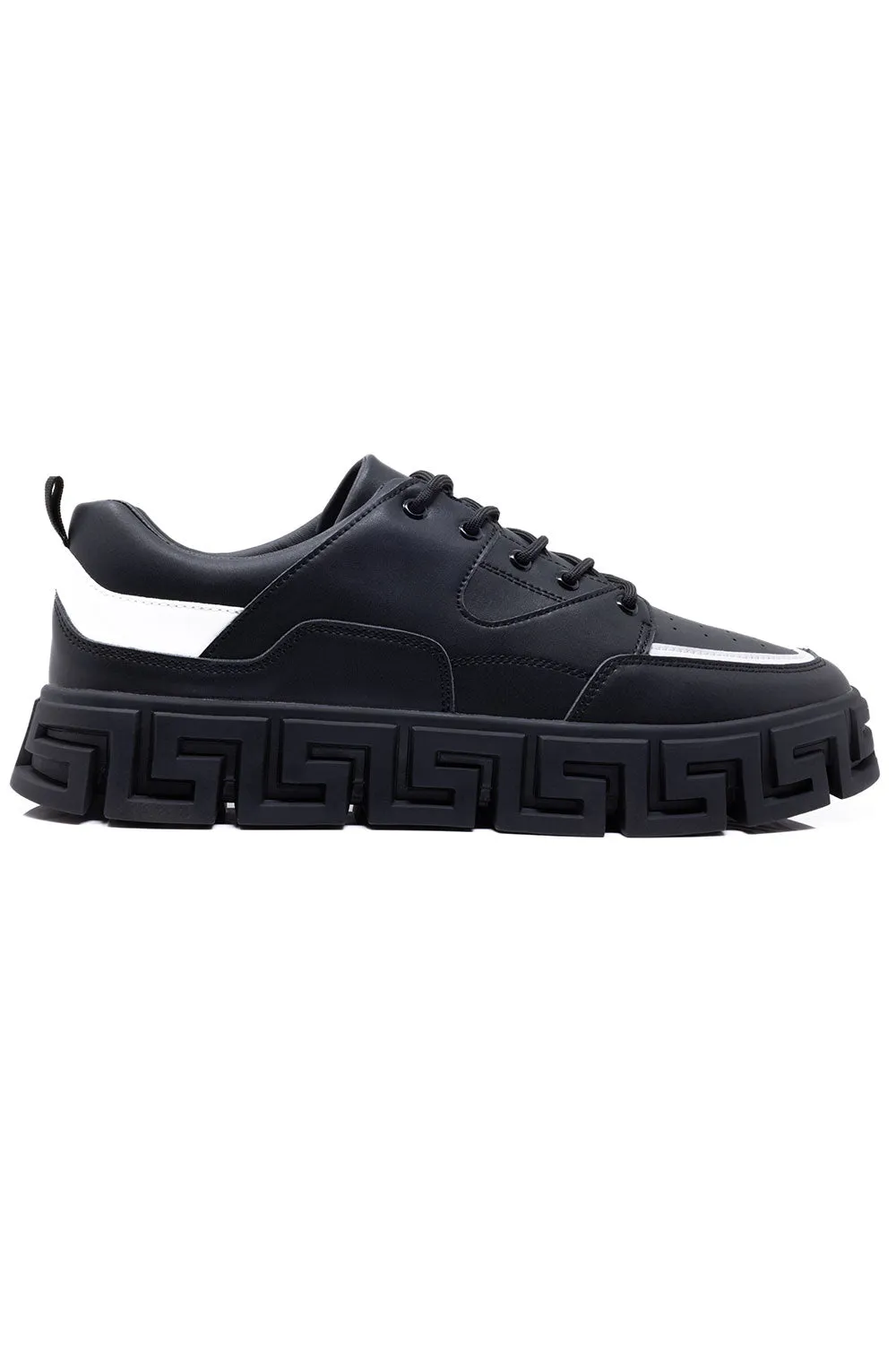 Chic Pair Low Top Sneakers