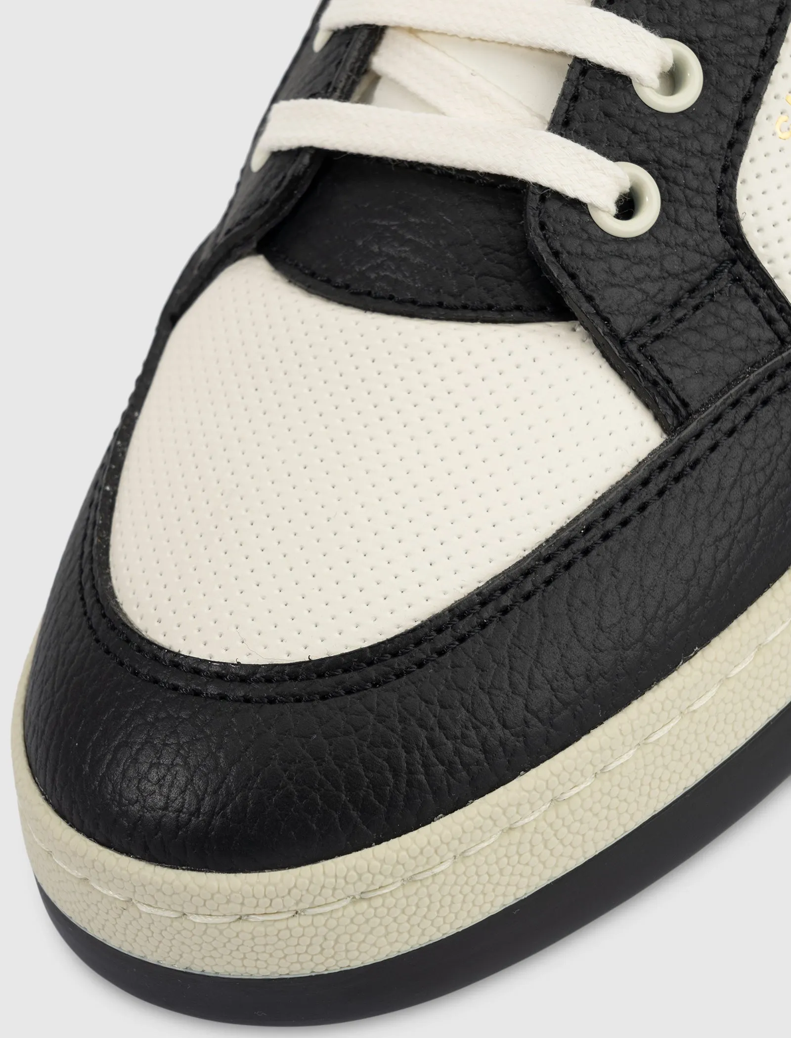 SL/61 GRAINED LEATHER SNEAKER