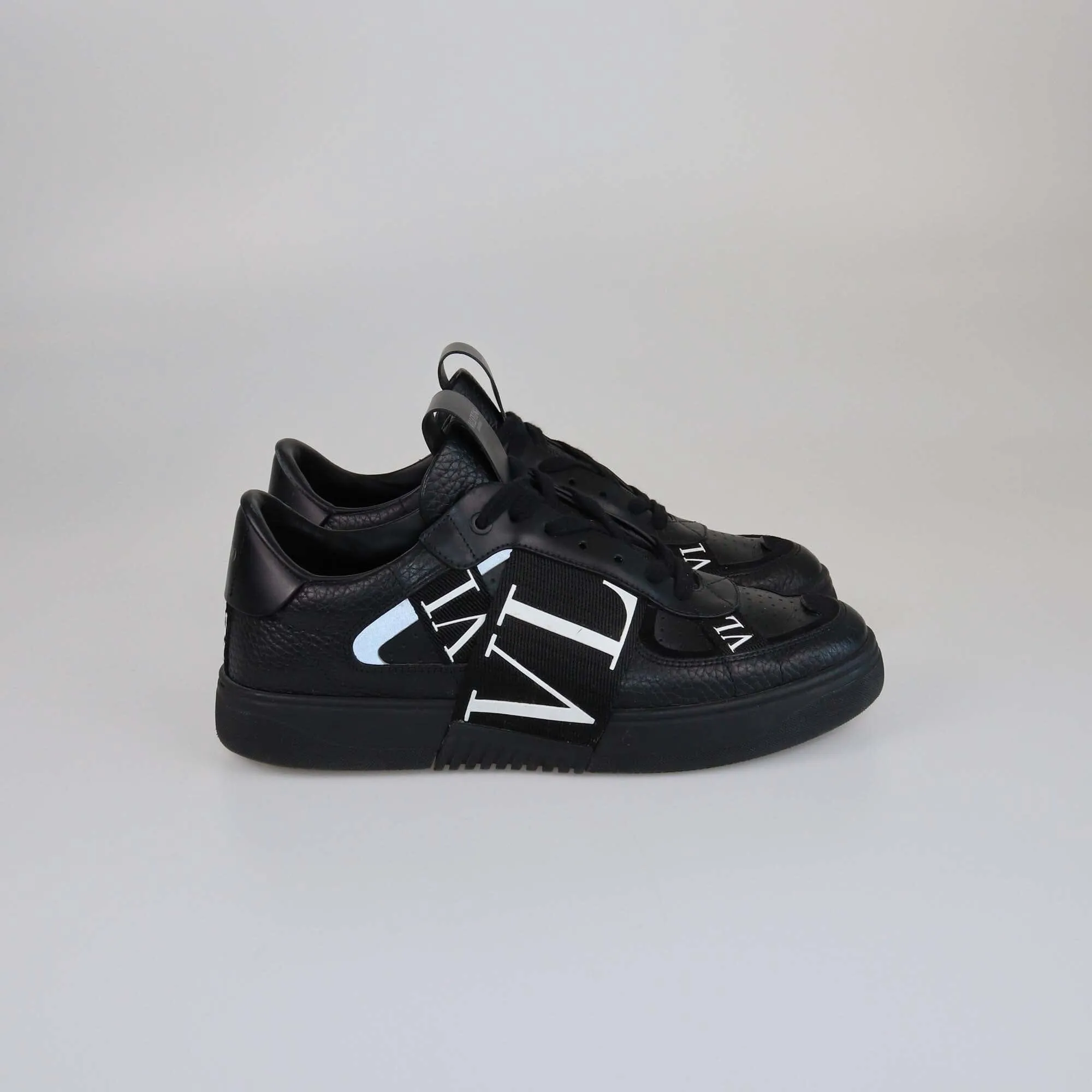 Valentino Black VL7N Low Top Sneakers