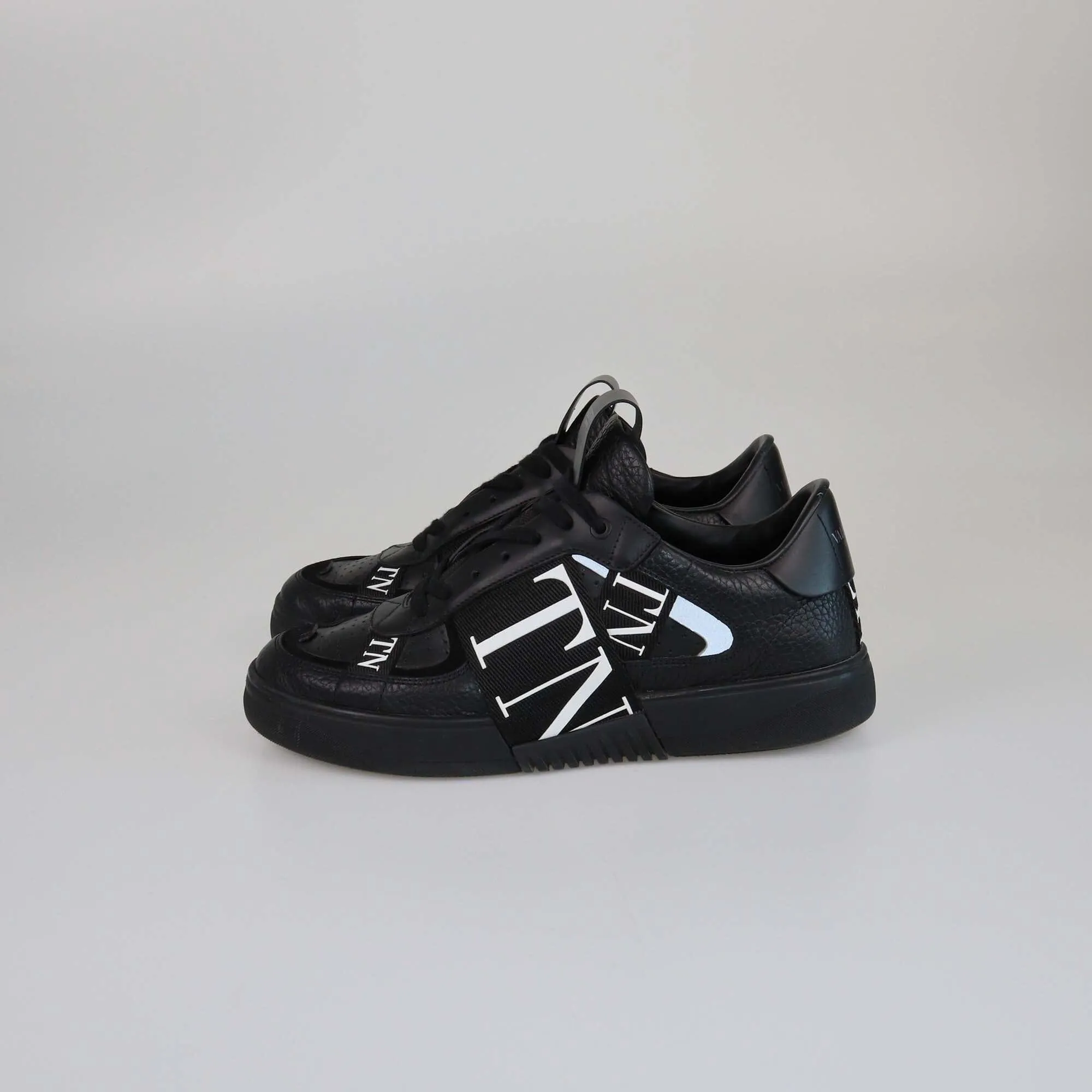 Valentino Black VL7N Low Top Sneakers